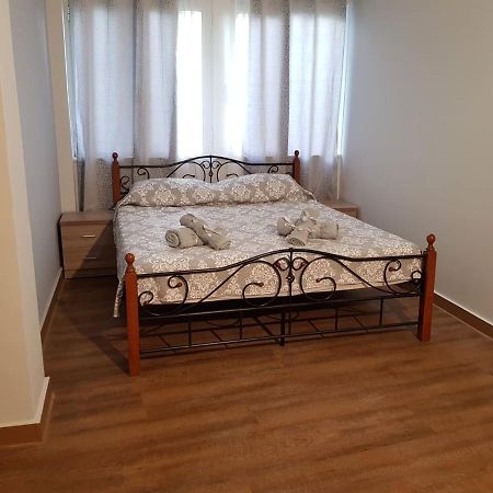 אתונה Lux & Cool Apartments Miaoyli מראה חיצוני תמונה